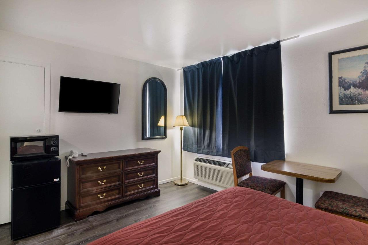 Rodeway Inn & Suites Sidney Historic Downtown I-80 Eksteriør billede