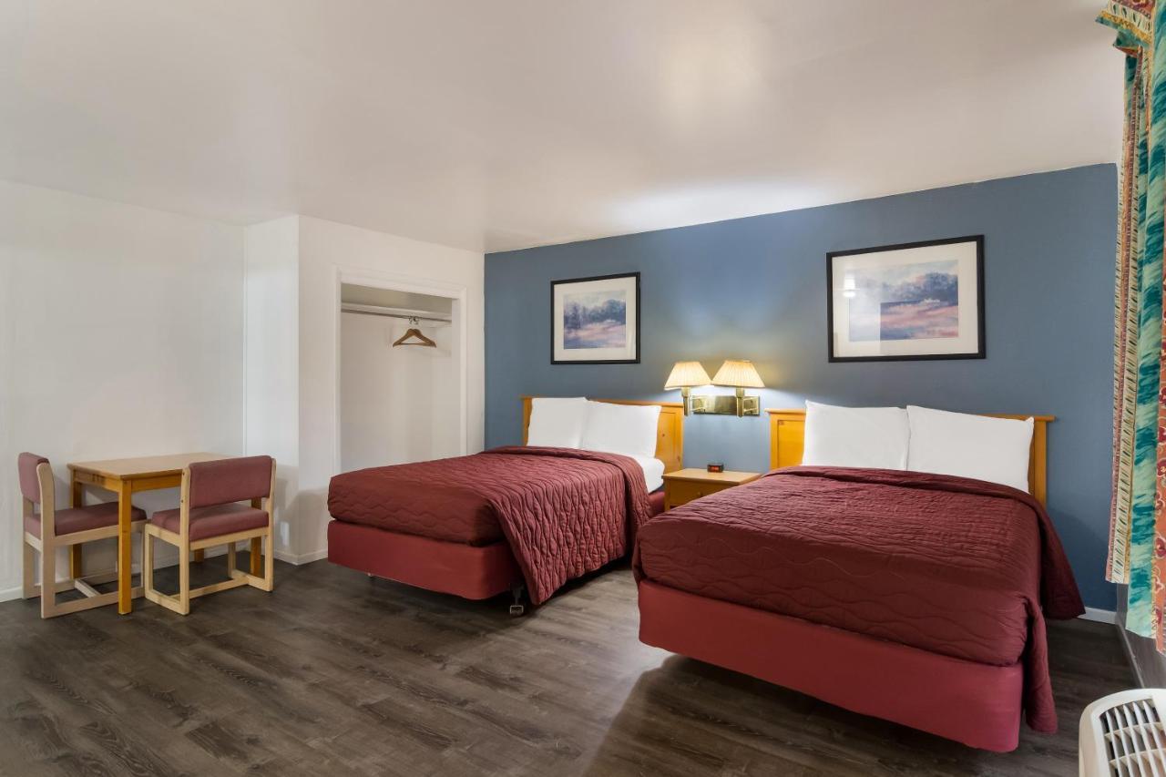 Rodeway Inn & Suites Sidney Historic Downtown I-80 Eksteriør billede